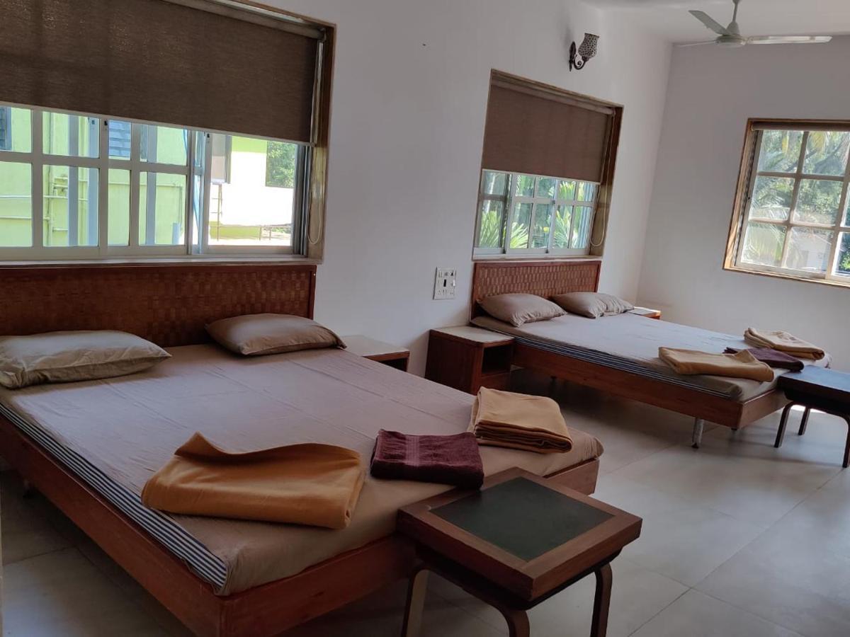 White House Beach Resort, Nagaon Extérieur photo