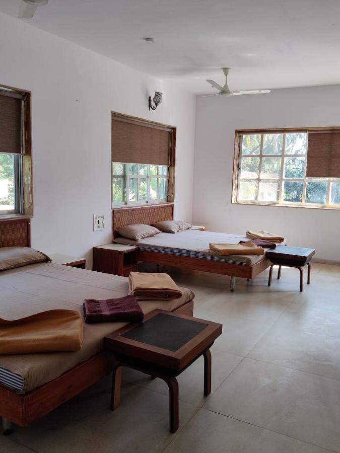 White House Beach Resort, Nagaon Extérieur photo