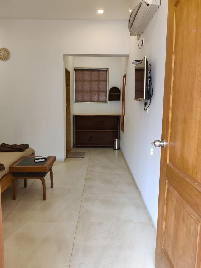 White House Beach Resort, Nagaon Extérieur photo