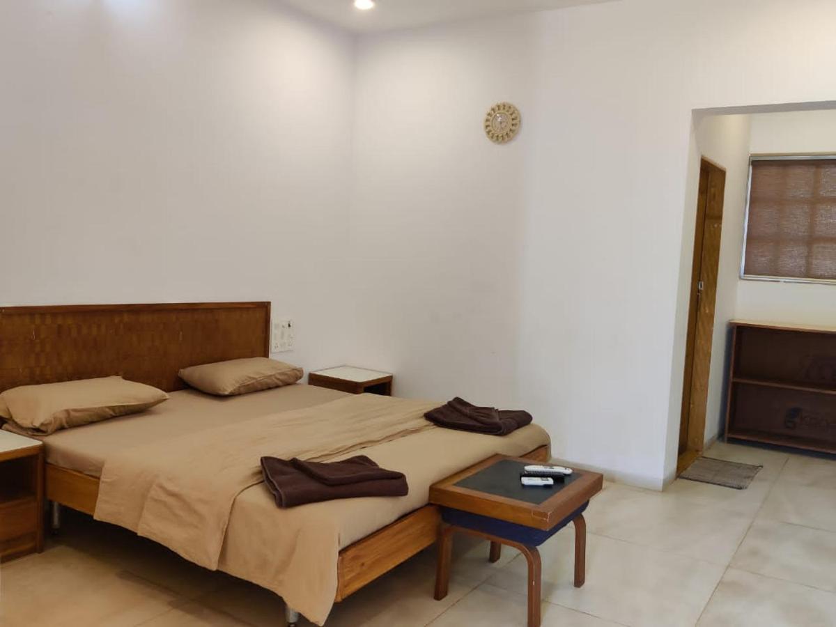White House Beach Resort, Nagaon Extérieur photo