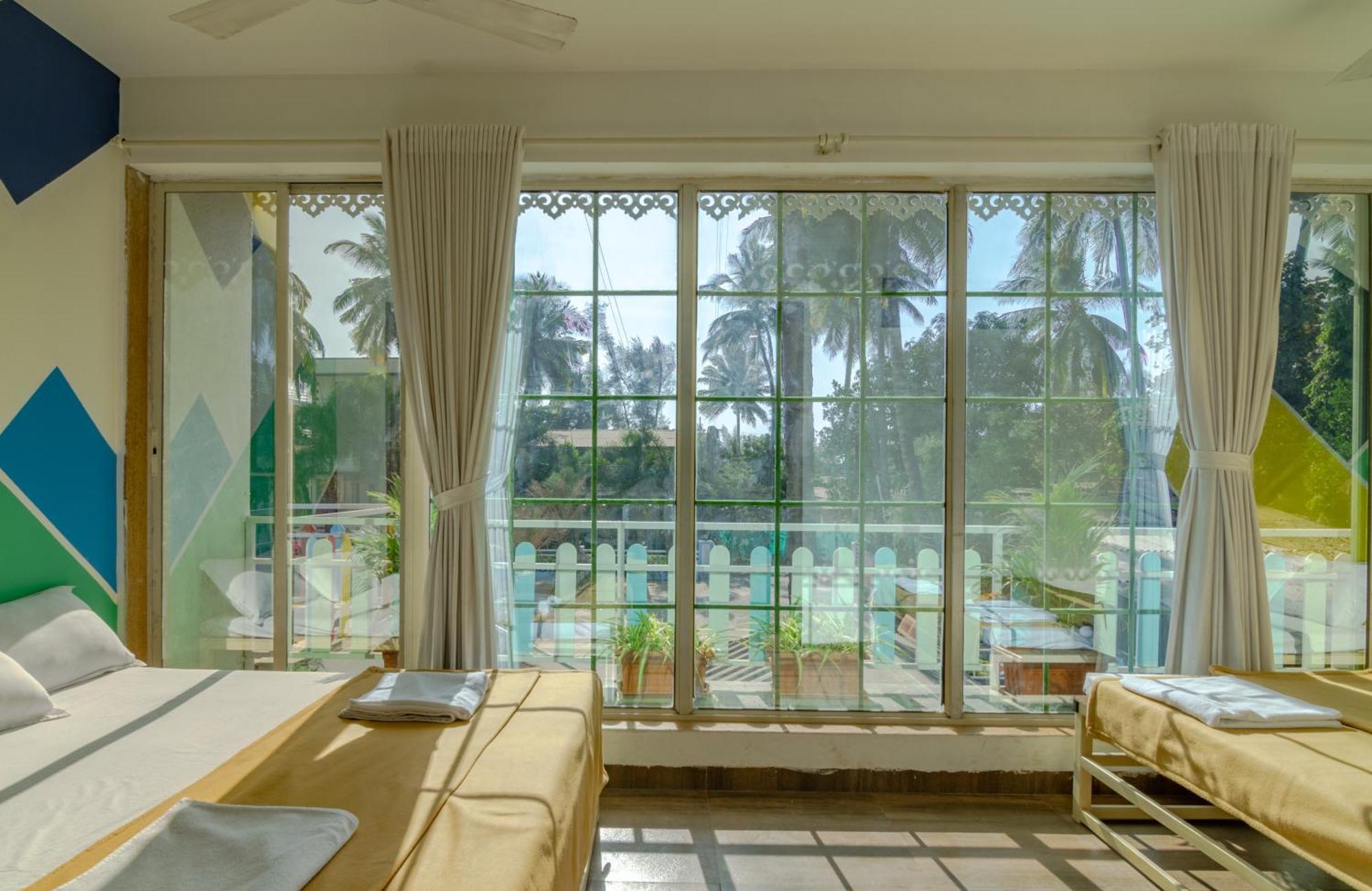 White House Beach Resort, Nagaon Extérieur photo