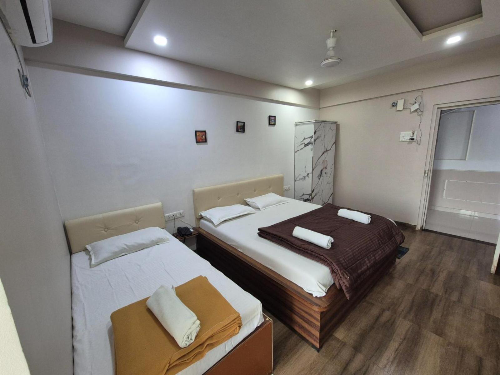 White House Beach Resort, Nagaon Extérieur photo
