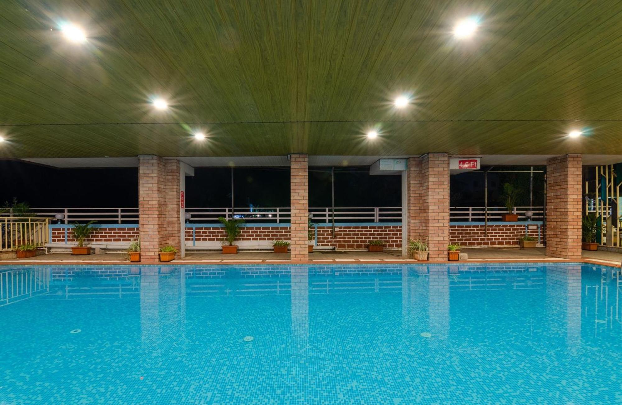 White House Beach Resort, Nagaon Extérieur photo