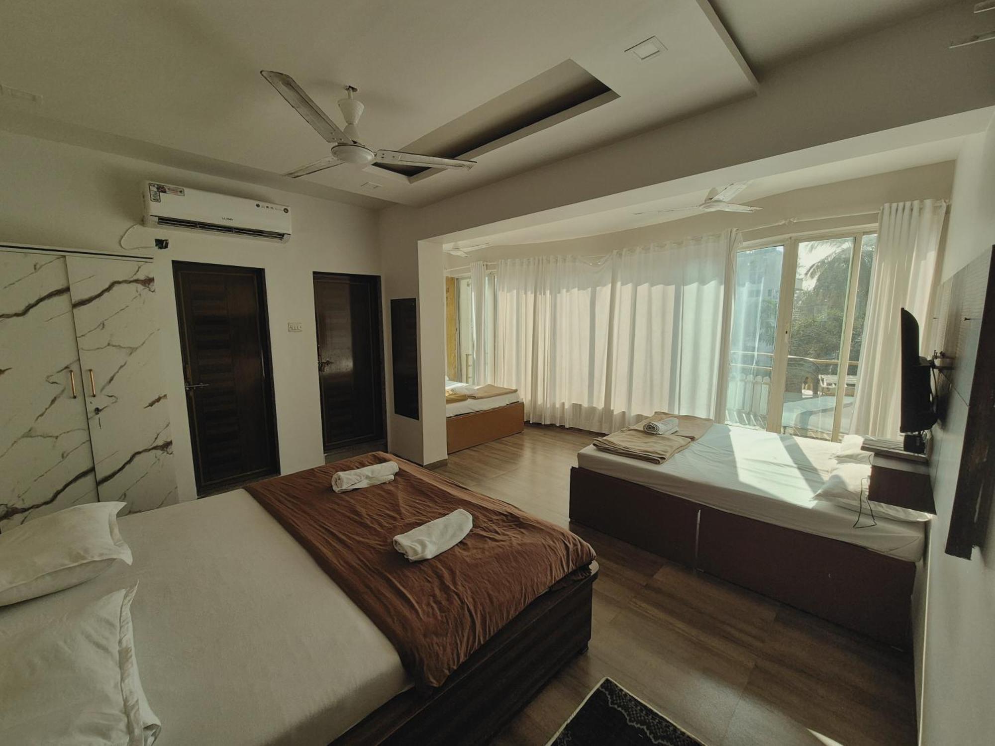 White House Beach Resort, Nagaon Extérieur photo