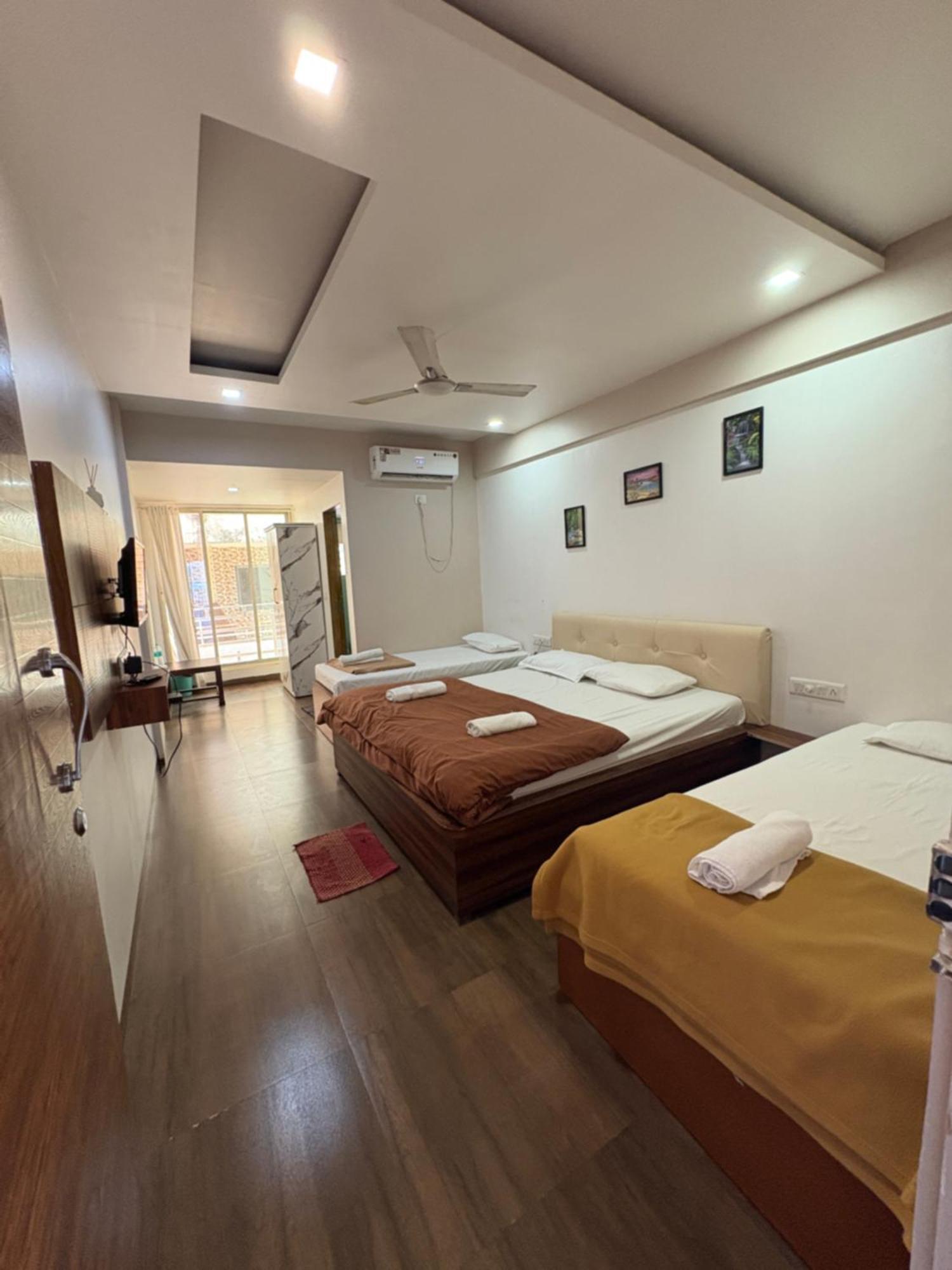 White House Beach Resort, Nagaon Extérieur photo